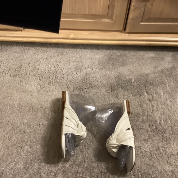 Sandals - Picture 4 of 6